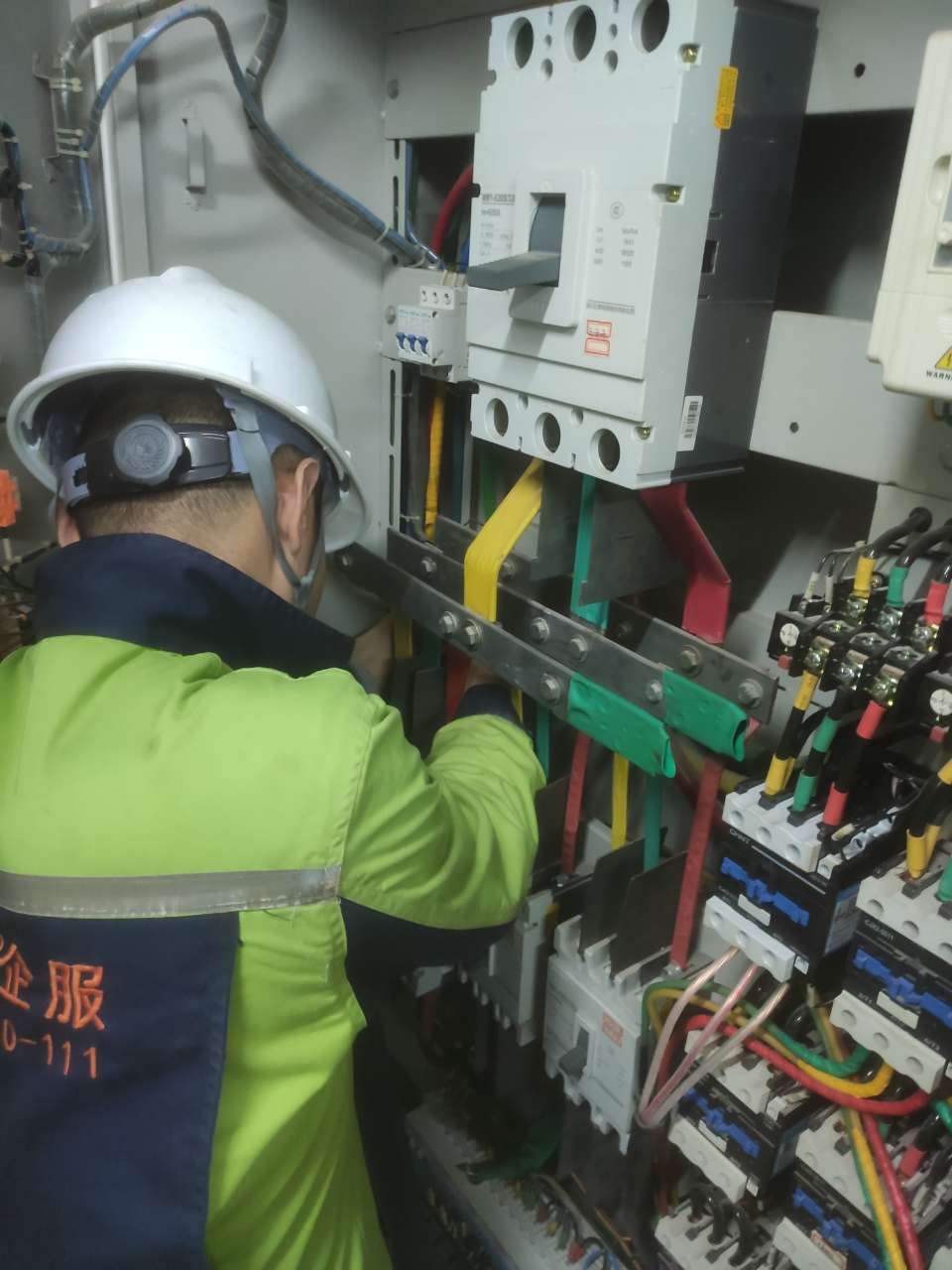 奧克斯中央空調(diào)清洗